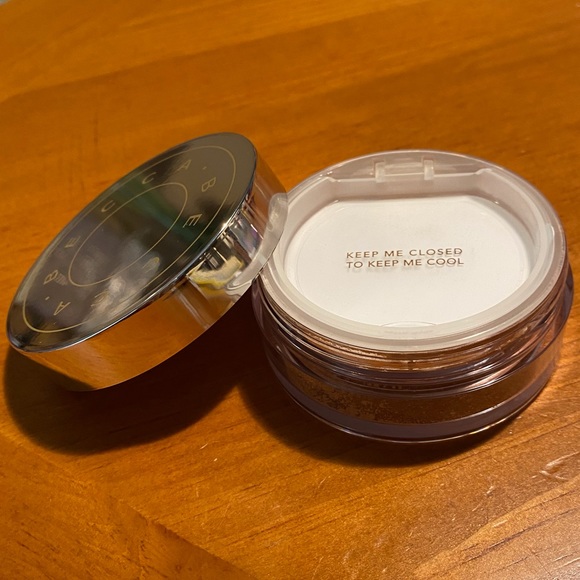 BECCA Hydra-Mist Set & Refresh Powder - Picture 7 of 16